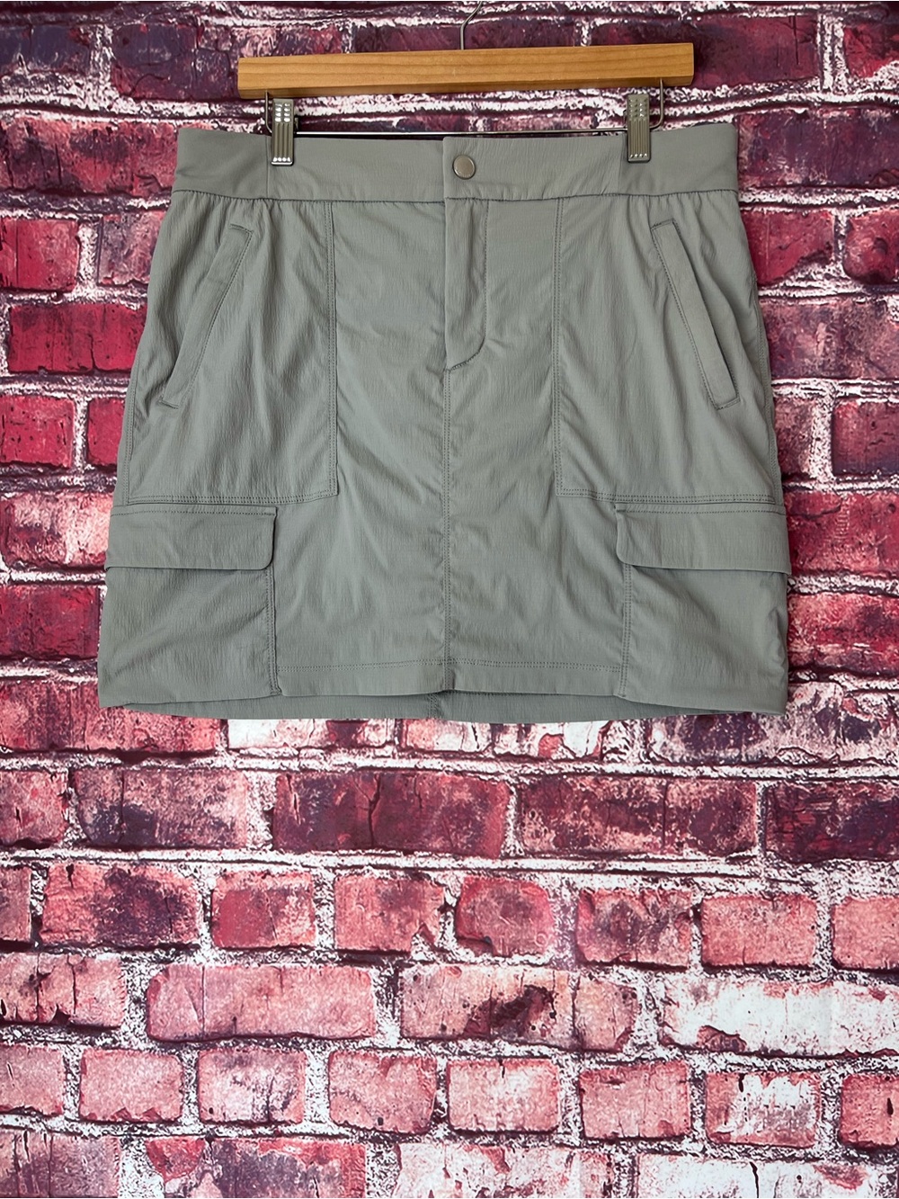 Athleta Light Grey Trekkie Cargo Hiking Skort Size 12